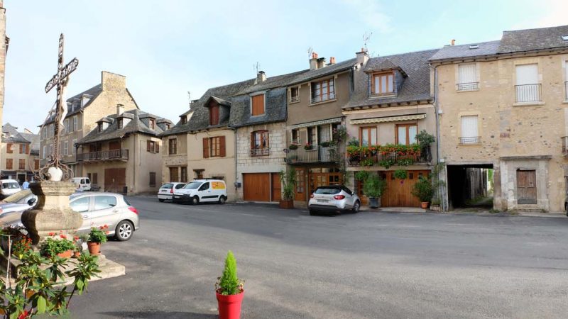 Aménagement Tour ancien - Saint-Côme d'Olt Aveyron - Arnaud Mirabel - Paysagiste concepteur